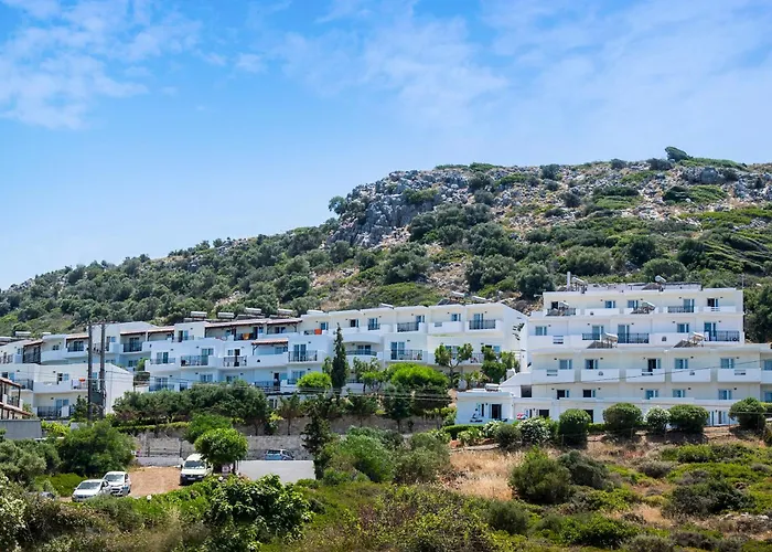 Resort: Semiramis Village Hotel